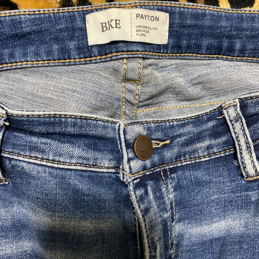 Buckle Jeans